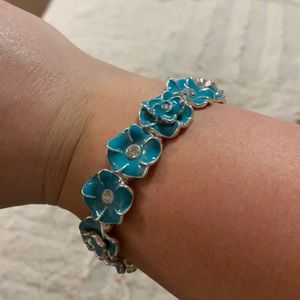 Pretty teal flower bracelet